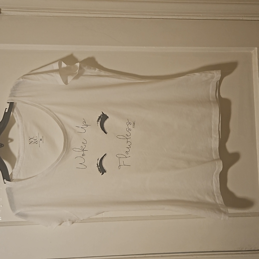 💖5/15.00 New York  and  Company  Tshirt BUNDLE  AND  SAVE 💖